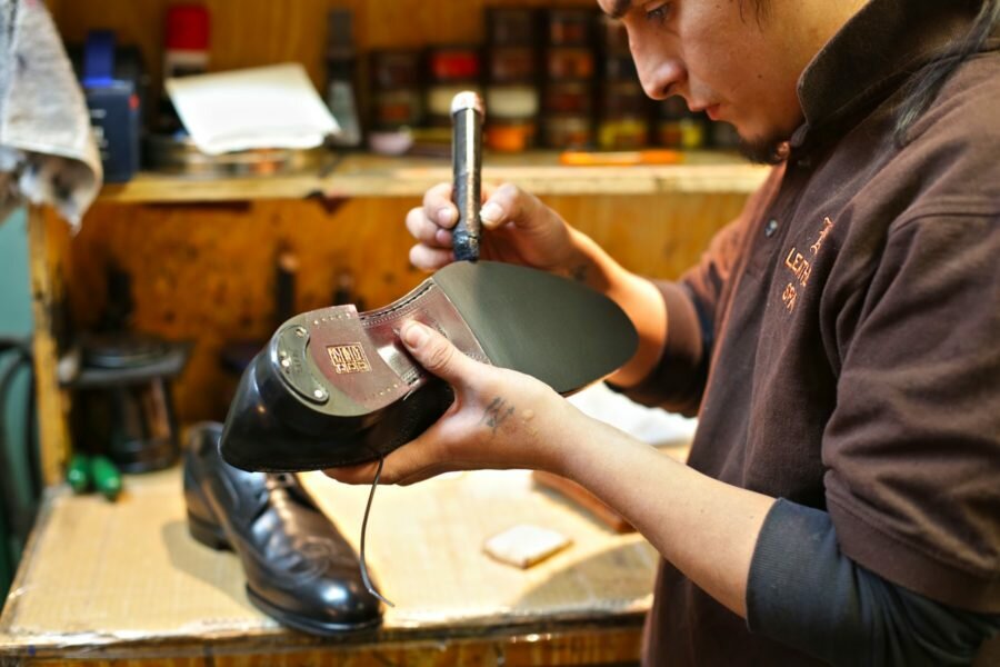 Услуги ремонта обуви и одежды